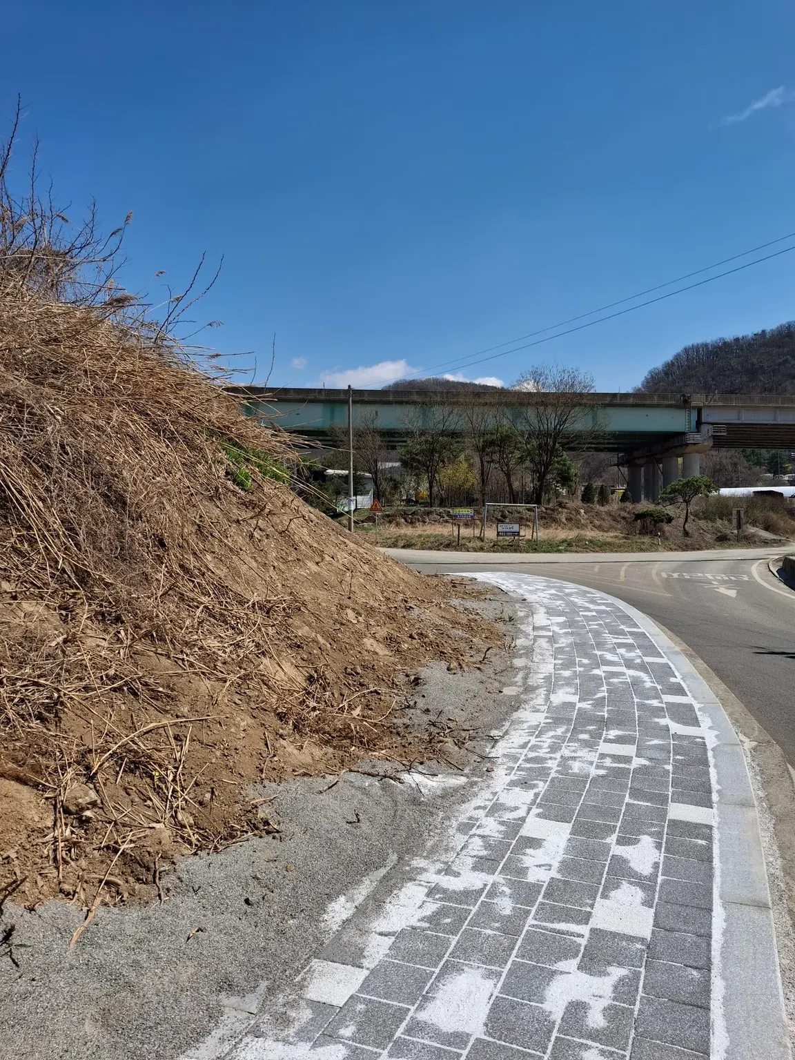 용인 외부 공간 태양광가로등 설치 전 현장 확인
